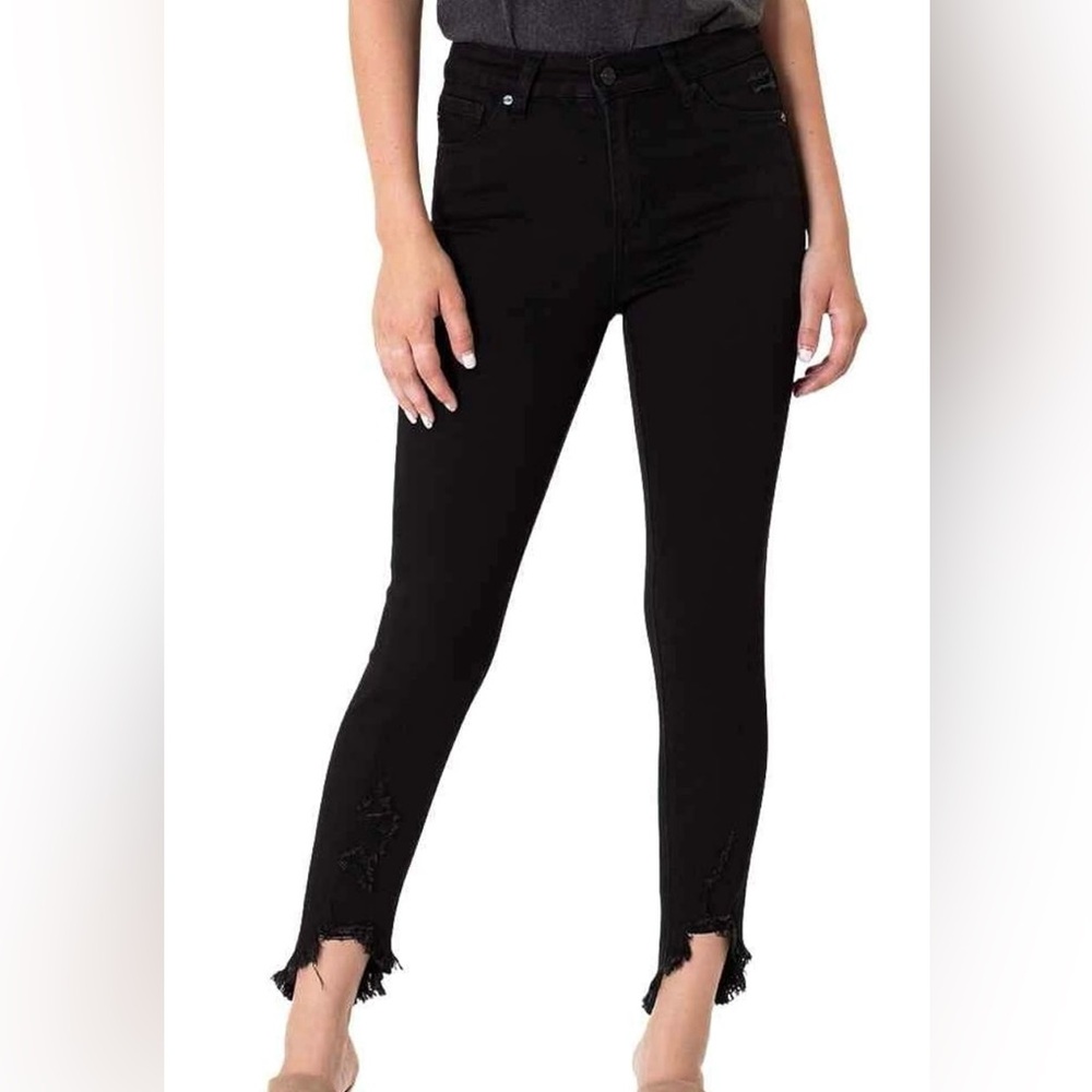 Kancan women’s black skinny jeans with fringe ankle- never worn still with tags!